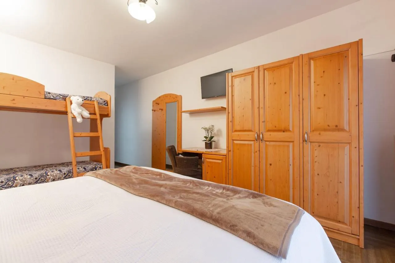 Hotel Biancospino Lanzada 3*,
